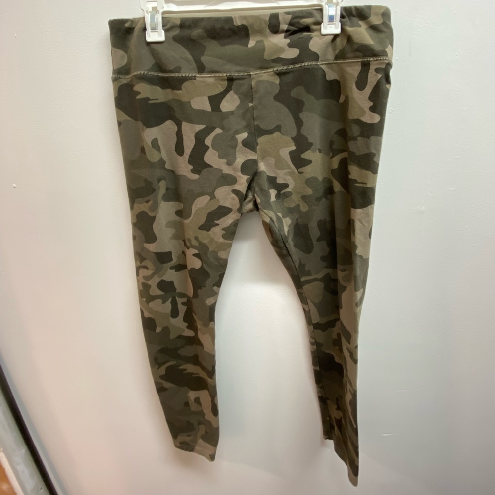 Camo leggings